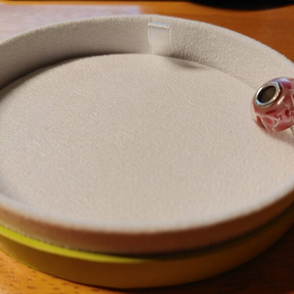 CHARM Chamilia Pink & White Murano Glass Charm - Picture 3 of 3